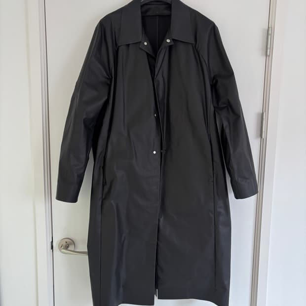 5.1 Coat Right (방수 가공 코트)