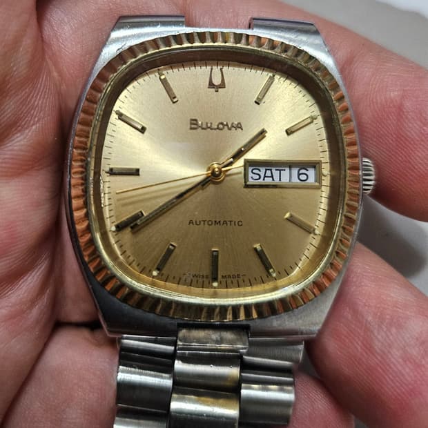 부로바 테레비 시계