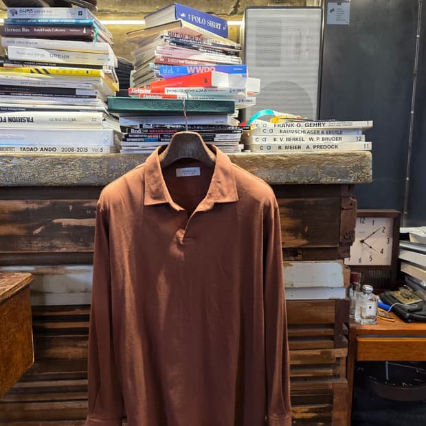 ARMEO.D 오픈칼라넥 티셔츠