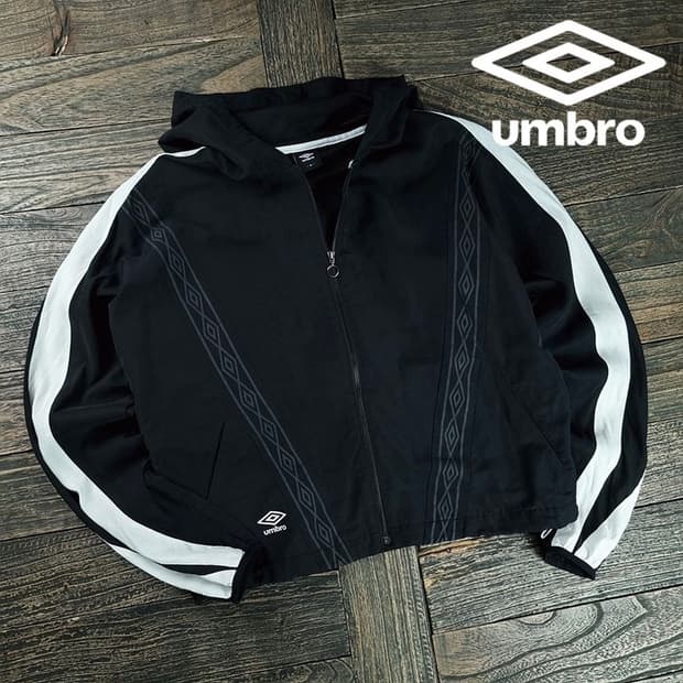 [엄브로] 오버핏 크롭 후드 바람막이 자켓 블랙 M19619