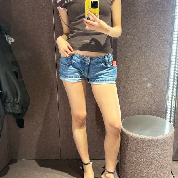 디젤 Diesl 24숏팬츠 뒤에 디젤로고 있음 신세계강남구매