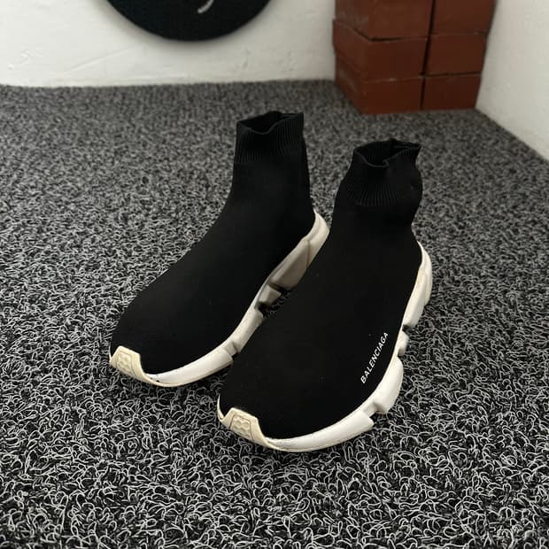 발렌시아가 스피드러너 블랙 36