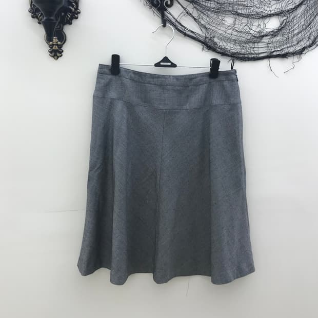 그레이 미디 스커트