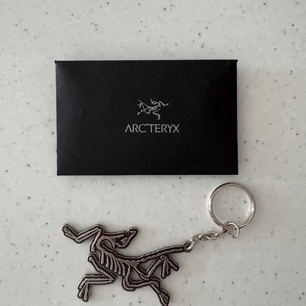 아크테릭스 메탈 키링 새제품