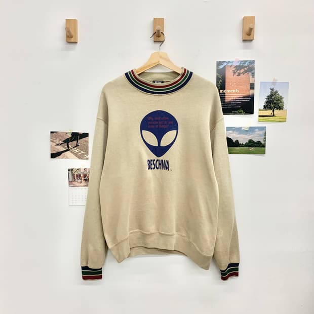 90's BESCHWA 베스치와 에일리언 스웻셔츠 