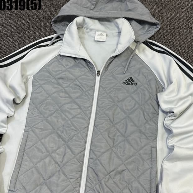 (오늘까지 안팔리면 지움)아디다스 퀄팅 트랙탑 후드집업 져지 