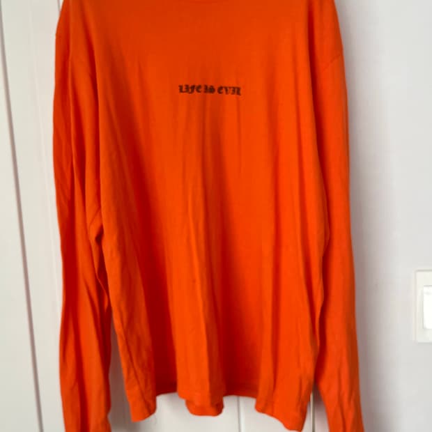 hyein seo 혜인서 오렌지 긴팔티