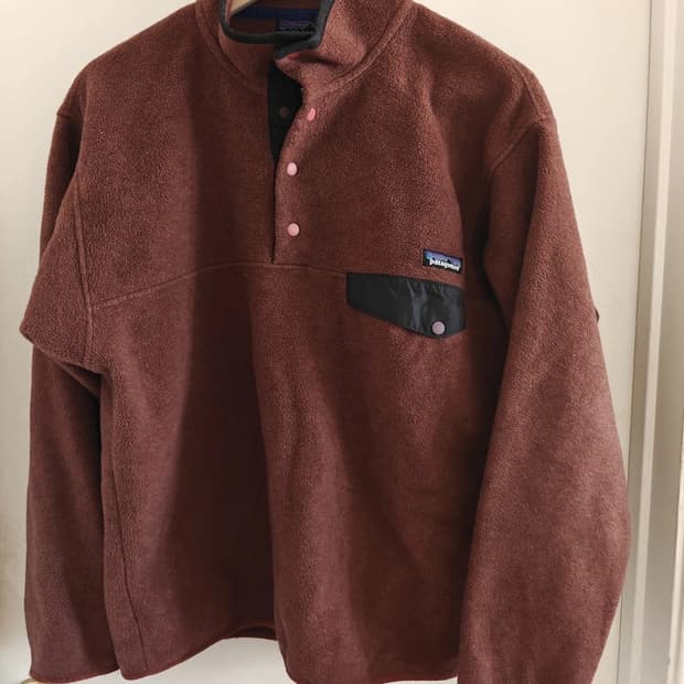 10s 파타고니아 신칠라 스냅-T 브라운/블랙