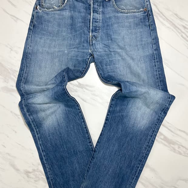 00s Levi’s 501 straight fit size W33/L32