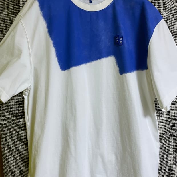 아더에러 시그니피컨트 TRS 태그 티셔츠 02 오프 화이트