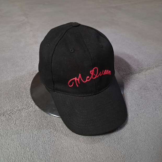 알렉산더맥퀸 볼캡 M 58