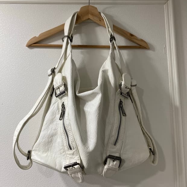 00’s Buckle&Zipper Detail White Leather