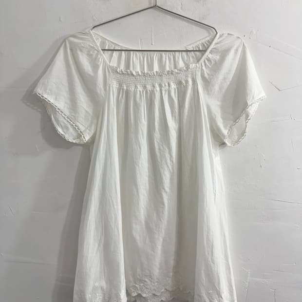earth music white mori blouse