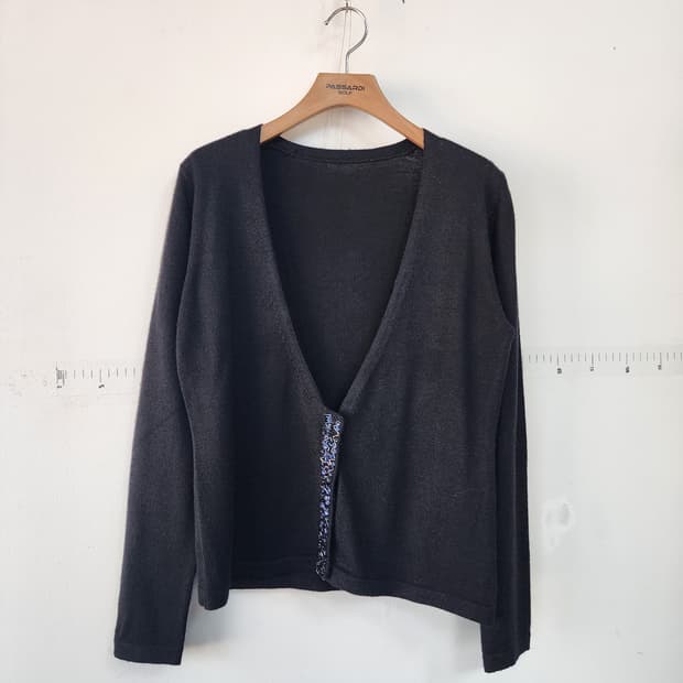 비즈 장식 검정색 가디건
