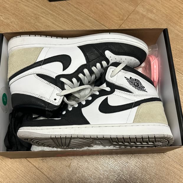 조던1 레트로 하이 블리치드 코랄 265