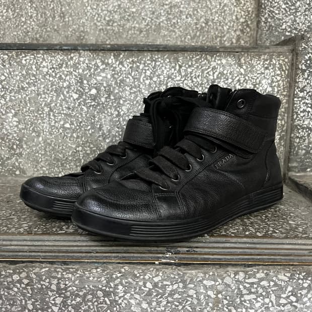 프라다 블랙 레더 벨크로 하이탑 스니커즈