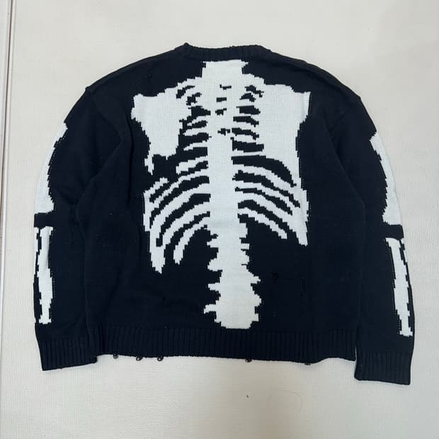 캐피탈 본 니트 블랙