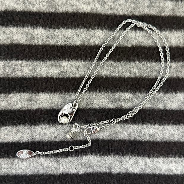 비비안웨스트우드 집게 진주 orb 목걸이