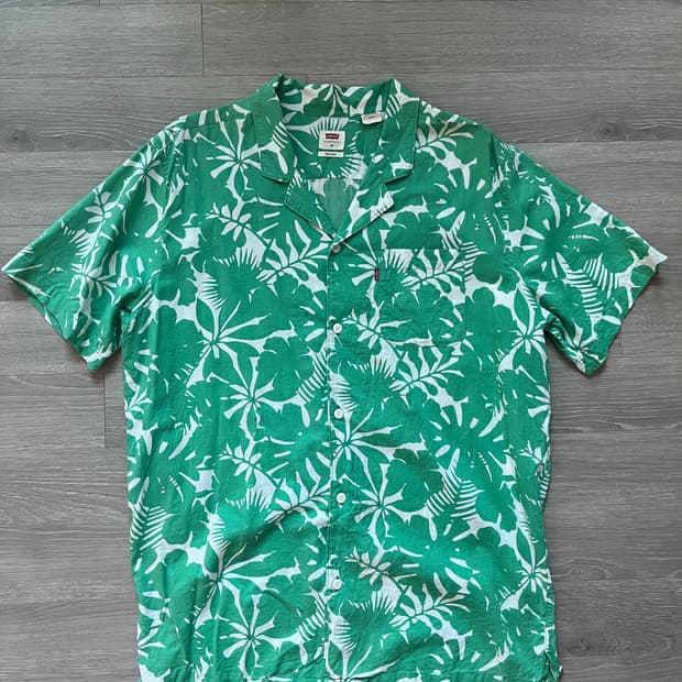 Levis hawaiian shirt