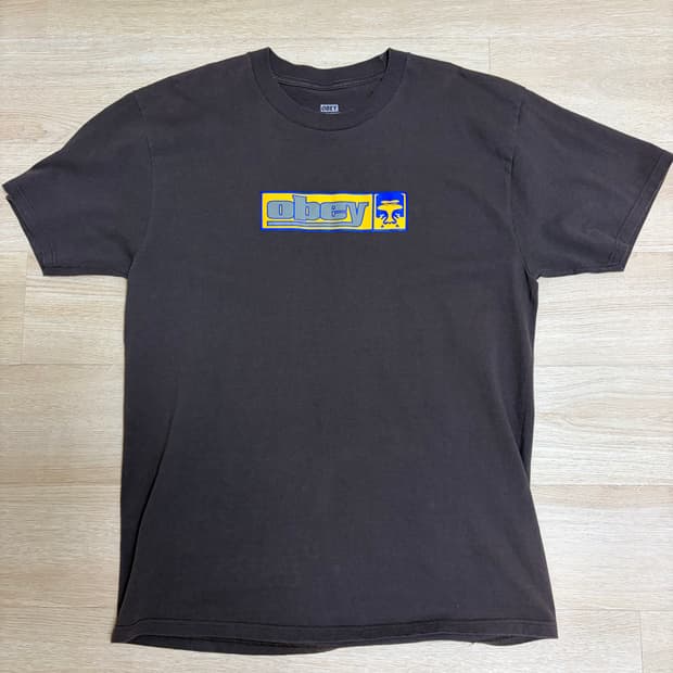 오베이 90S ICON CLASSIC T-SHIRT 자바브라운