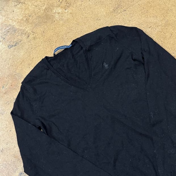 폴로 블랙 브이넥 니트