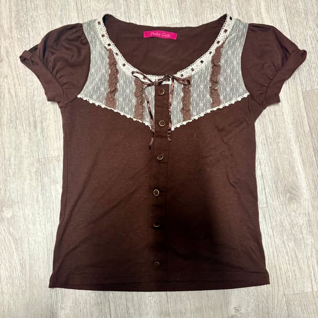 핑키걸스 브라운 레이스 라떼갸루 반팔티 