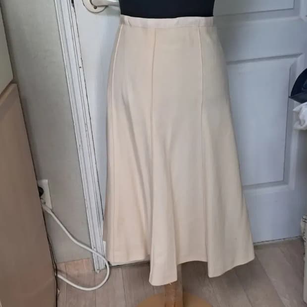 Theory 띠어리 베이지 울 스커트(4사이즈- 약 55~날씬66)