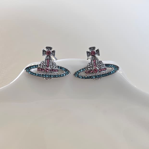 비비안웨스트우드 업사이클링 블루큐빅 귀걸이