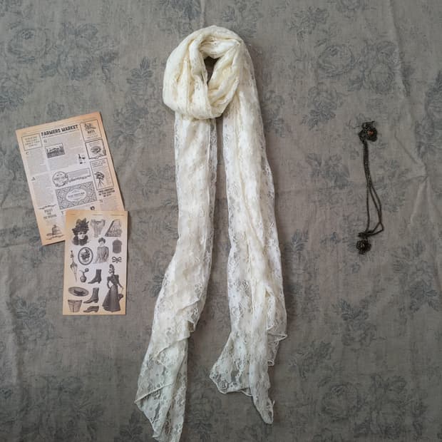 jpn vintage ivory lace muffler