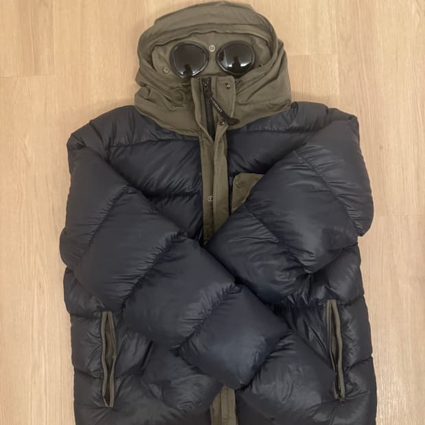 CP 컴퍼니 DD쉘 다운푸퍼 고글자켓