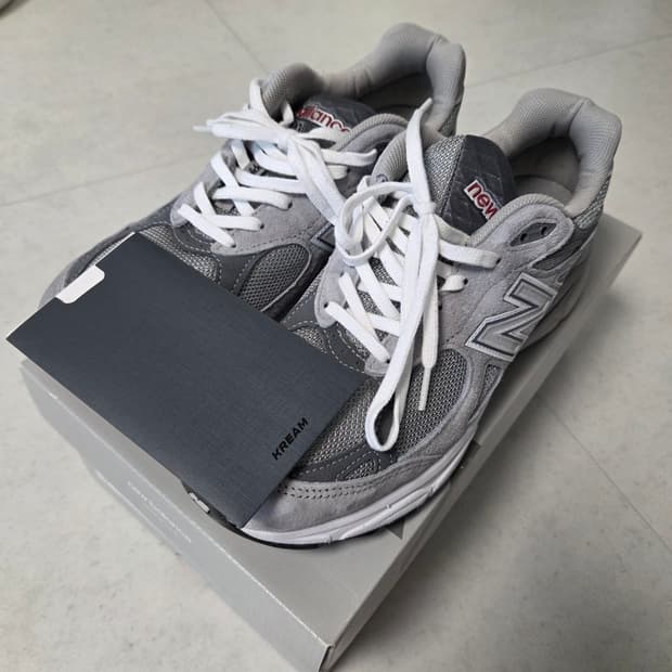 뉴발란스 990 v3 260D