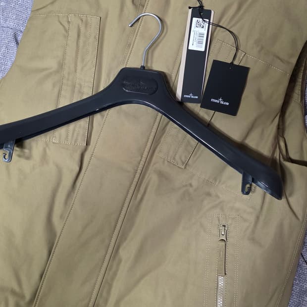 스톤아일랜드 고스트 O-벤틸 패딩 Desert XL (새상품)