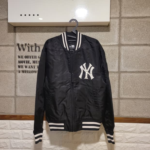 뉴에라 뉴욕양키즈 스타디움 자켓 XS