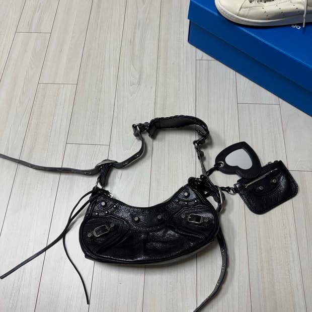 발렌시아가 르카골xs 블랙 실버