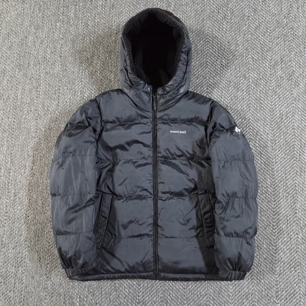 몽벨 mont-bell 블랙 리버시블 패딩

