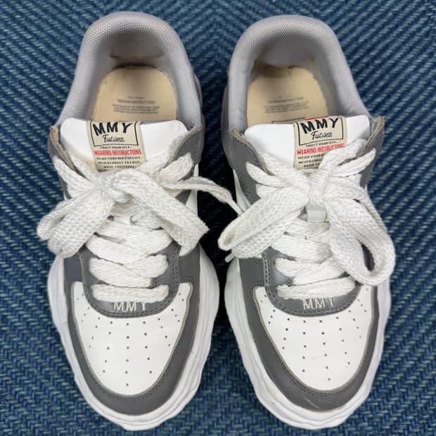 메종 미하라 야스히로 웨인 레더 로우탑 스니커즈 - 그레이/화이트