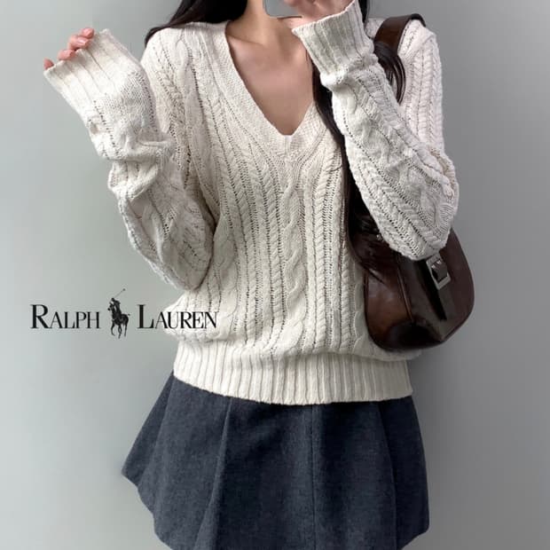 폴로 브이넥 니트 