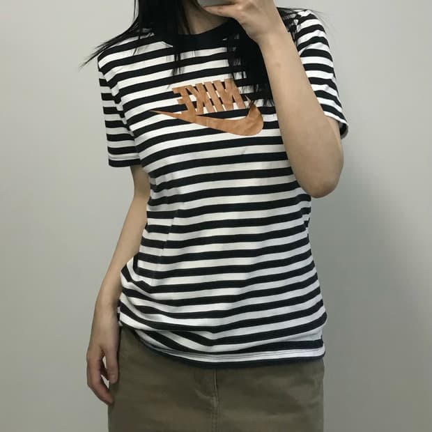 나이키 퓨추라 스트라이프 반팔 티셔츠