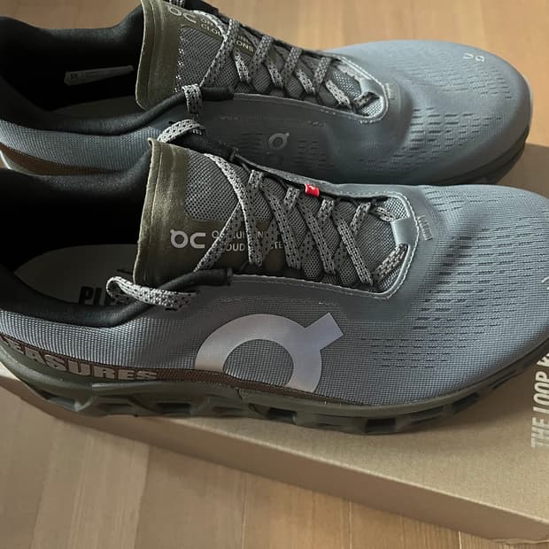 온러닝 클라우드몬스터 2 플레져스 eu45 사이즈 새상품