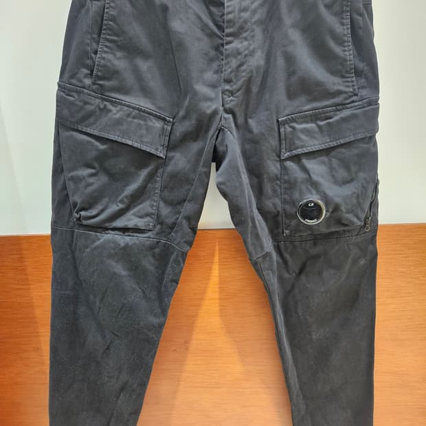 CP컴퍼니 카고팬츠 블랙 46사이즈 