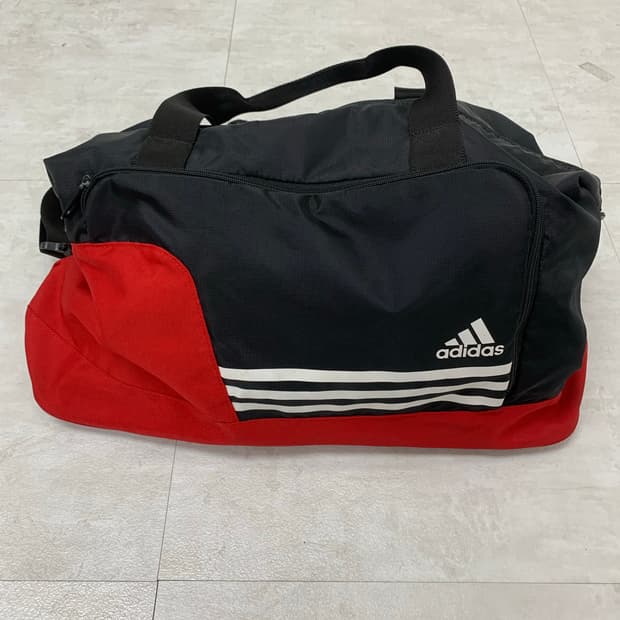 아디다스 나일론 레드 더플백