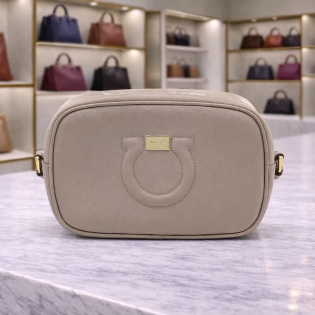 [A급] 페라가모 간치니 시티 크로스백 미니 판매합니다!!!