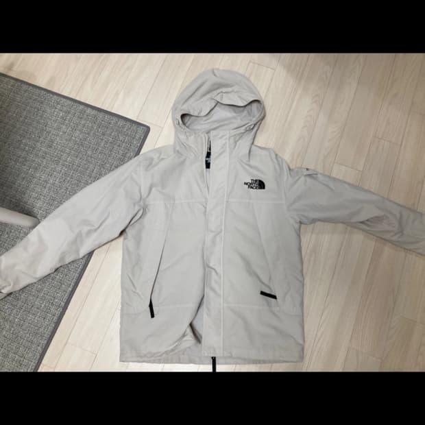 노스페이스 바람막이 아이보리 색상 S/90