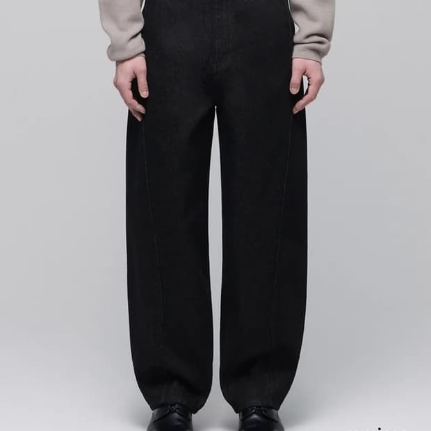 (26)무신사 트위스트 세미 벌룬 데님 팬츠 로우블랙