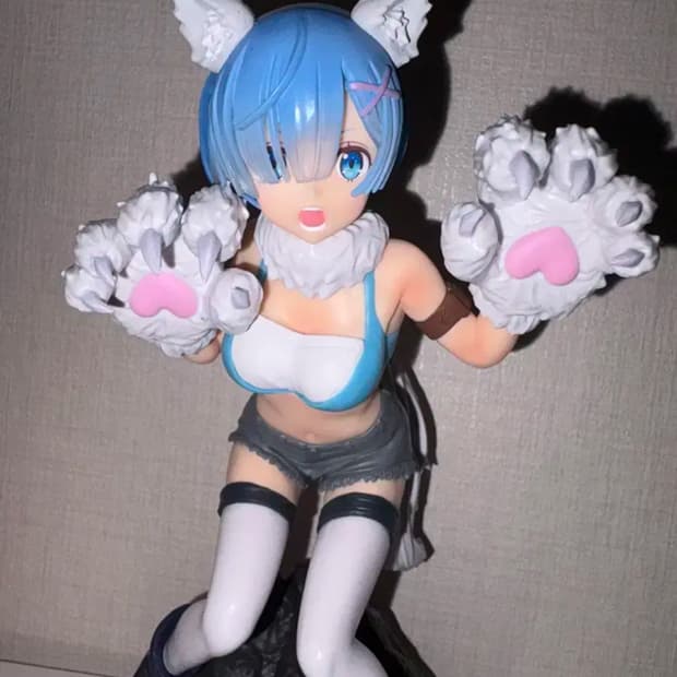 렘 고양이 피규어