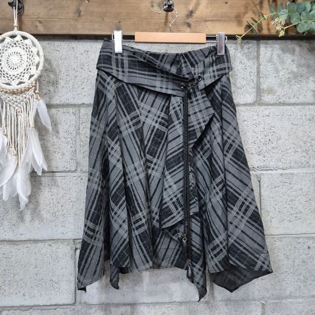 데무 언발 체크 스커트