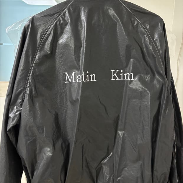 마뗑킴 로고 코팅 점퍼 블랙