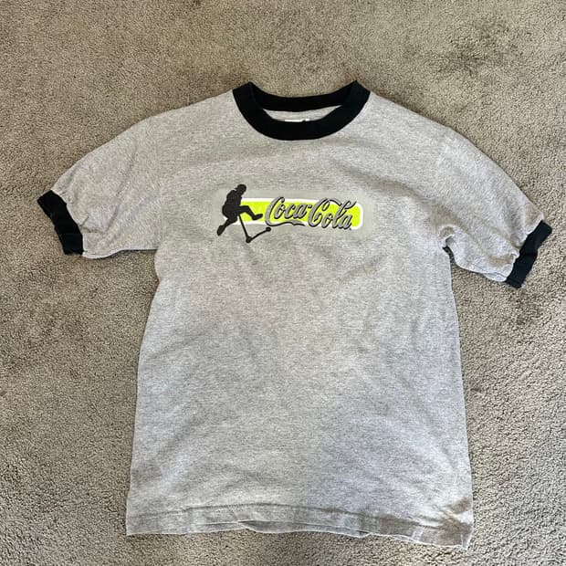 빈티지 엔빌 코카콜라 그래픽 링거티M