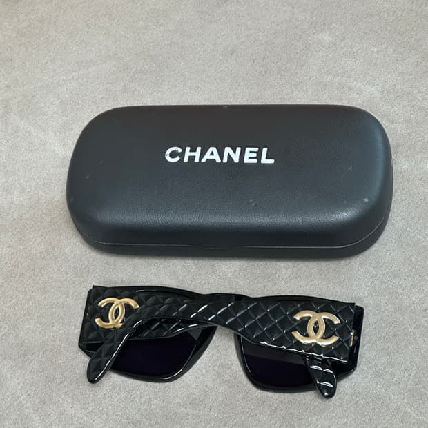 🕶️ 샤넬 퀼팅 CC 로고 블랙 선글라스 