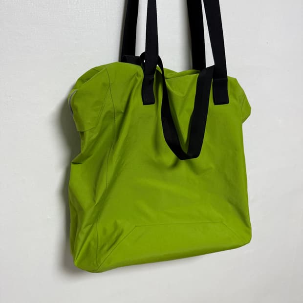 SEQUE TOTE RE-NYLON 그린